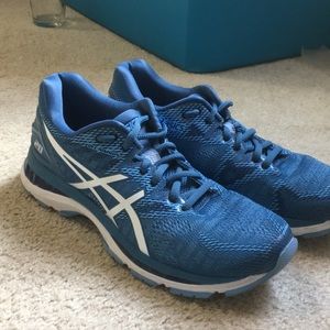 Women’s ASICS nimbus 20